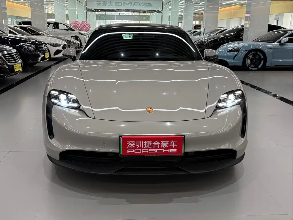 Porsche Taycan 2022