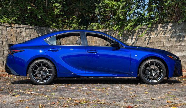 Lexus IS 2026