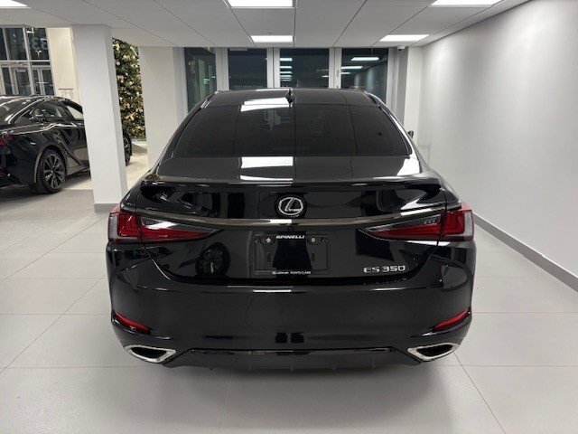 Lexus ES 2025