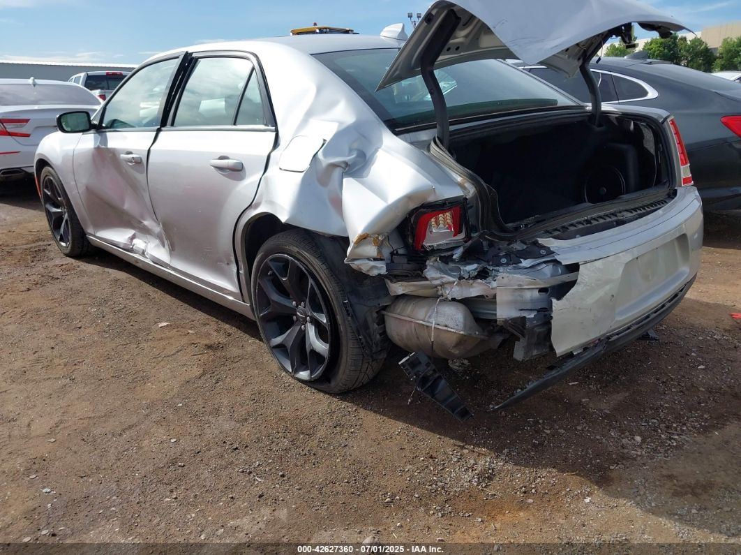 Chrysler 300 2022