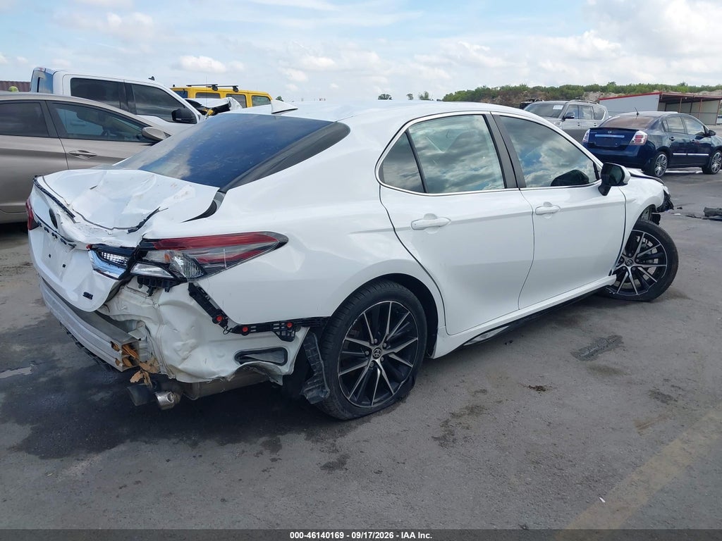 Toyota Camry 2021