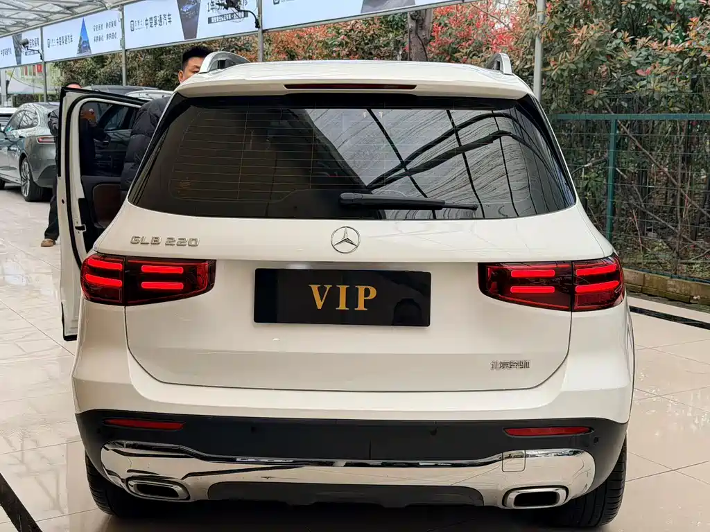 Mercedes-Benz GLB 2024