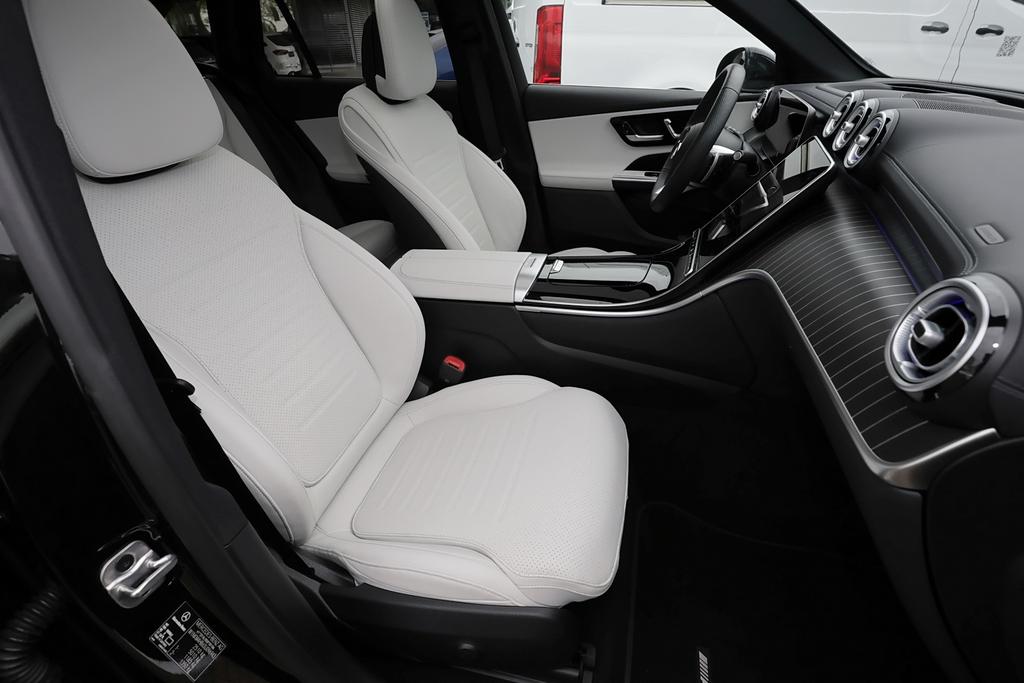 Mercedes-Benz GLC 300 2025