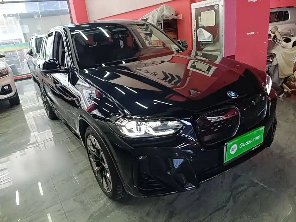 BMW iX3 2024