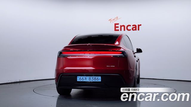 Tesla Model Y 2025