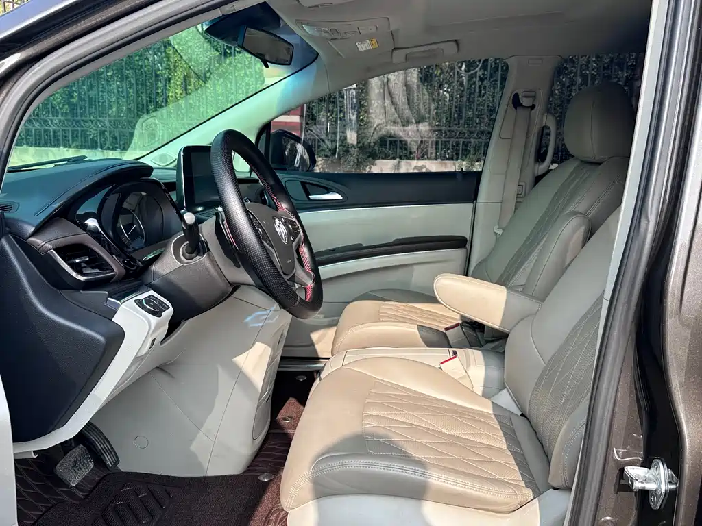 Buick GL8 2021