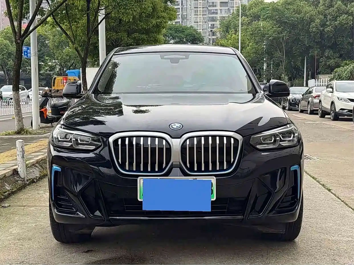 BMW iX3 2021