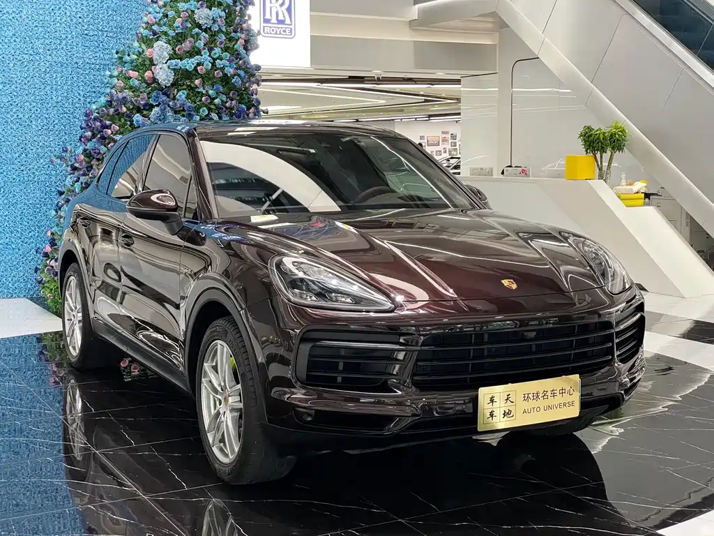 Porsche Cayenne 2021
