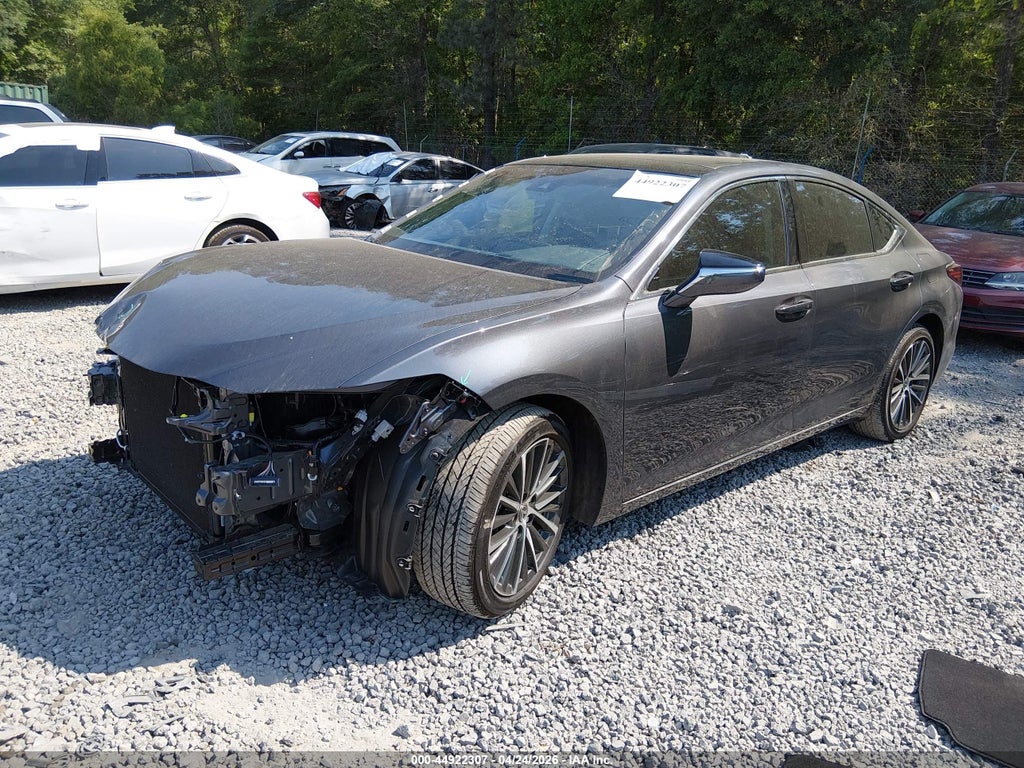 Lexus ES 2025