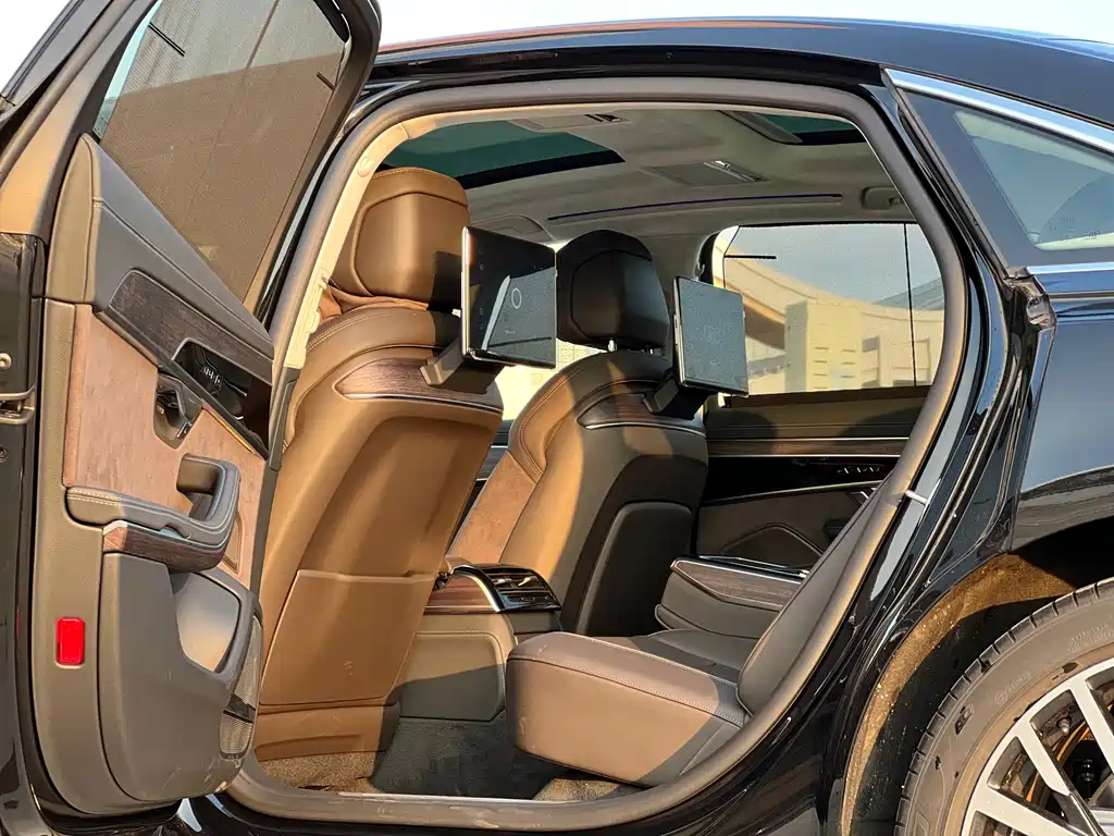 Audi A8 2024