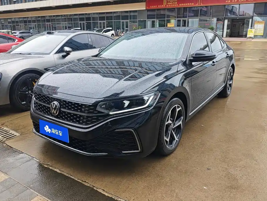 Volkswagen Passat 2025