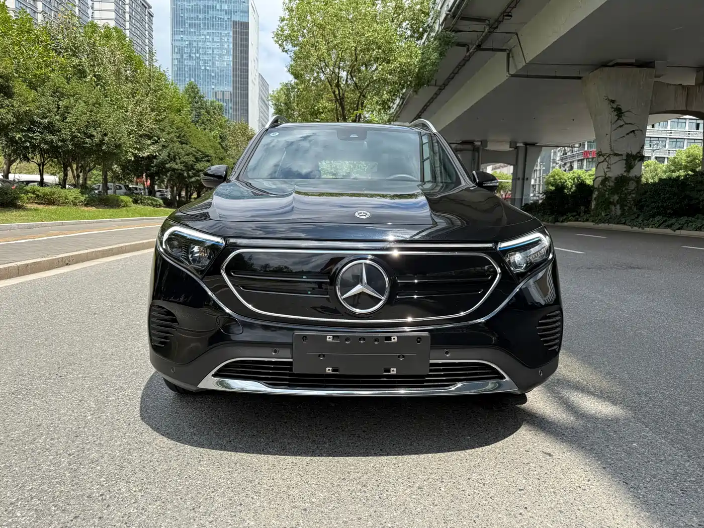 Mercedes-Benz EQB 2024