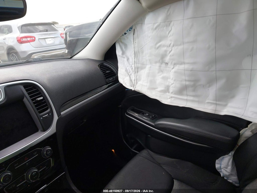 Chrysler 300 2023