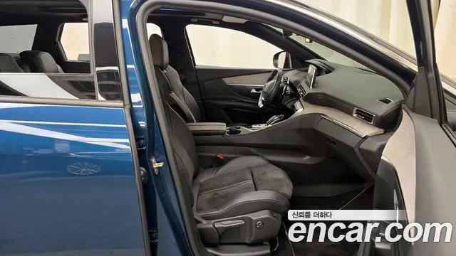 Peugeot 5008 2021