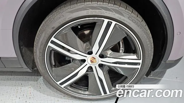 Porsche Macan 2025