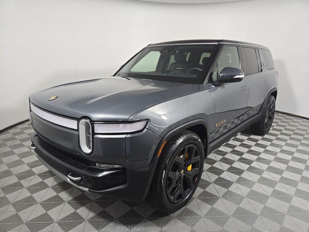 Rivian R1S 2022