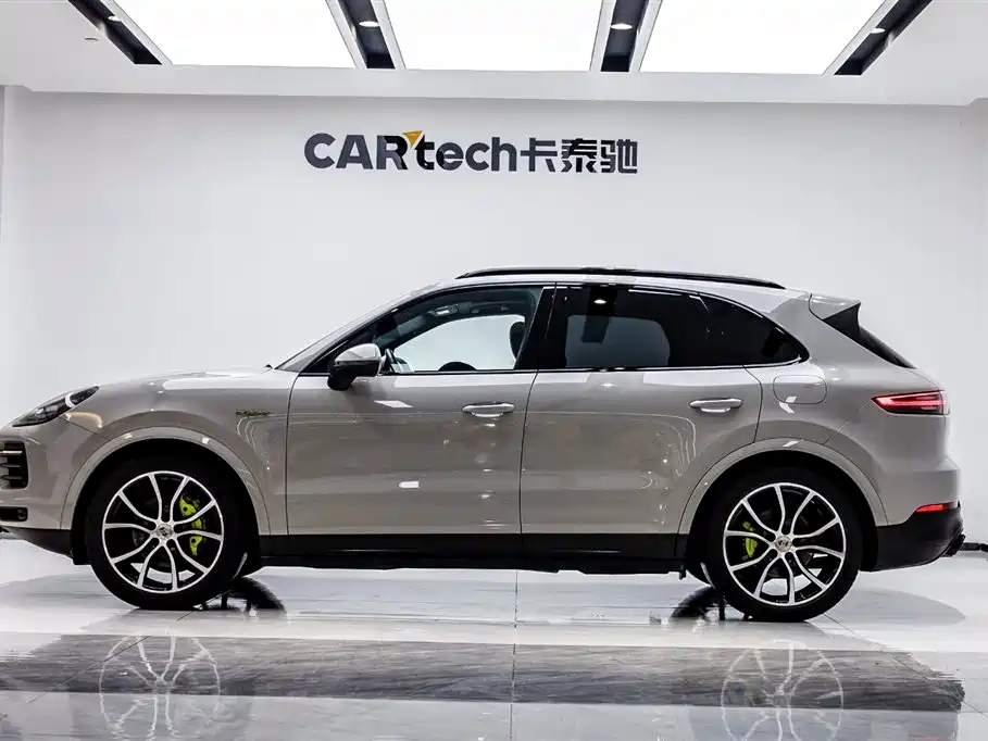 Porsche Cayenne 2023