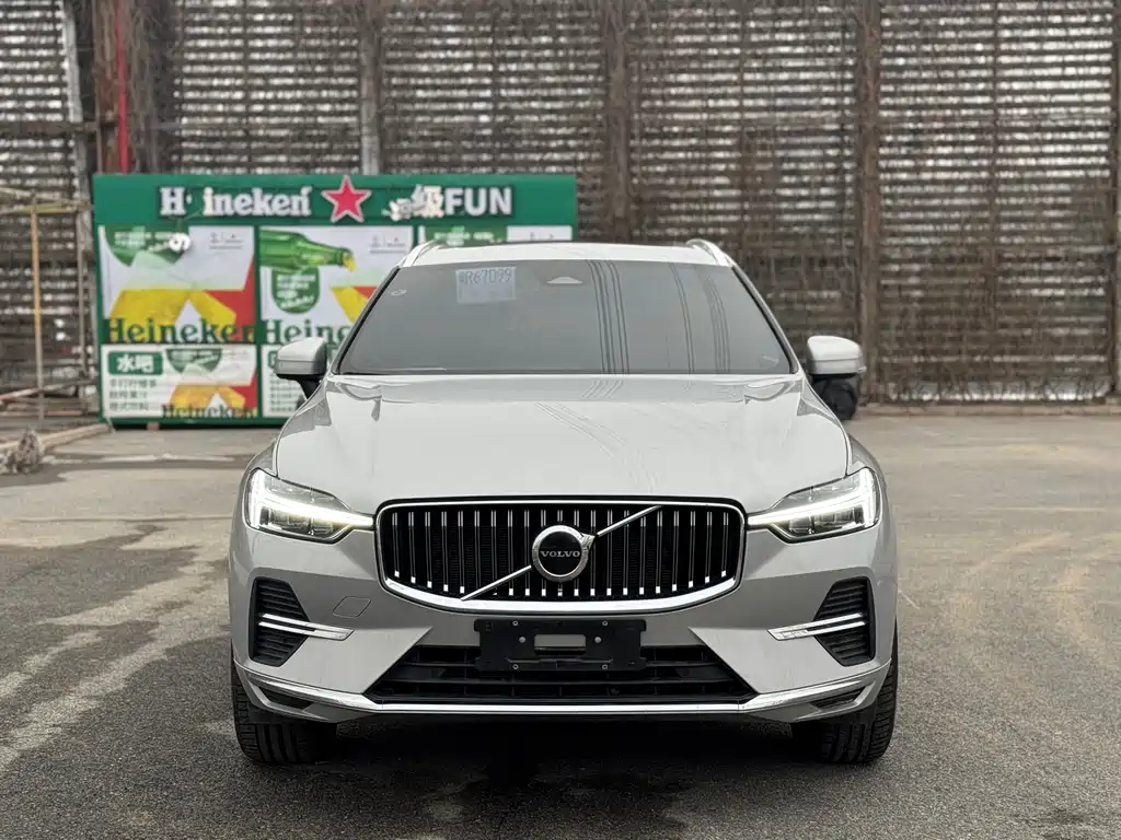 Volvo XC60 2025