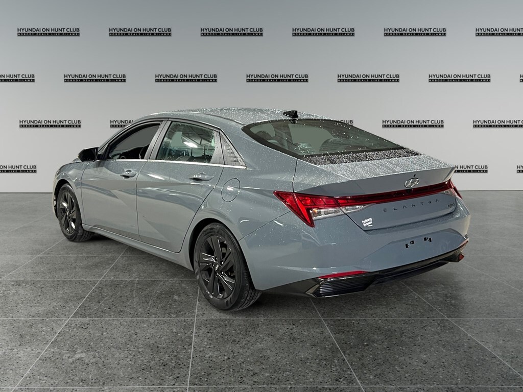 Hyundai Elantra 2022