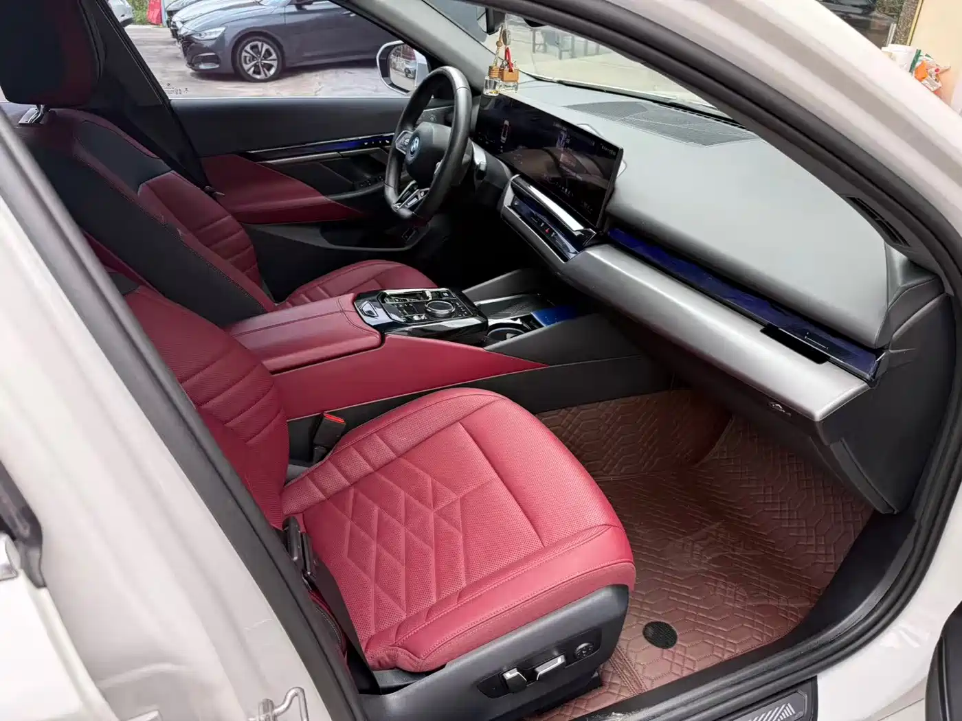 BMW i5 2024