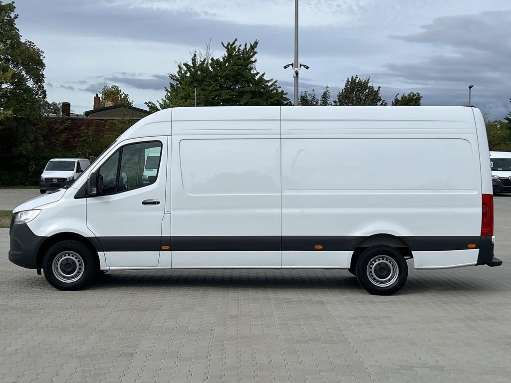 Mercedes-Benz SPRINTER 2025