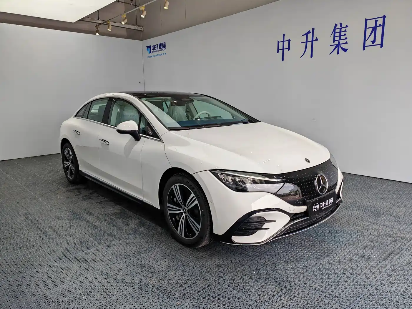 Mercedes-Benz EQE 2025