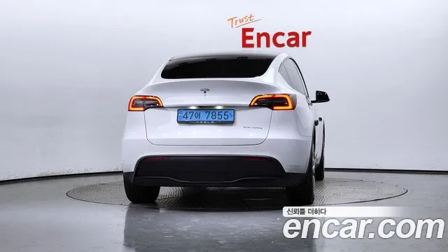 Tesla Model Y 2021