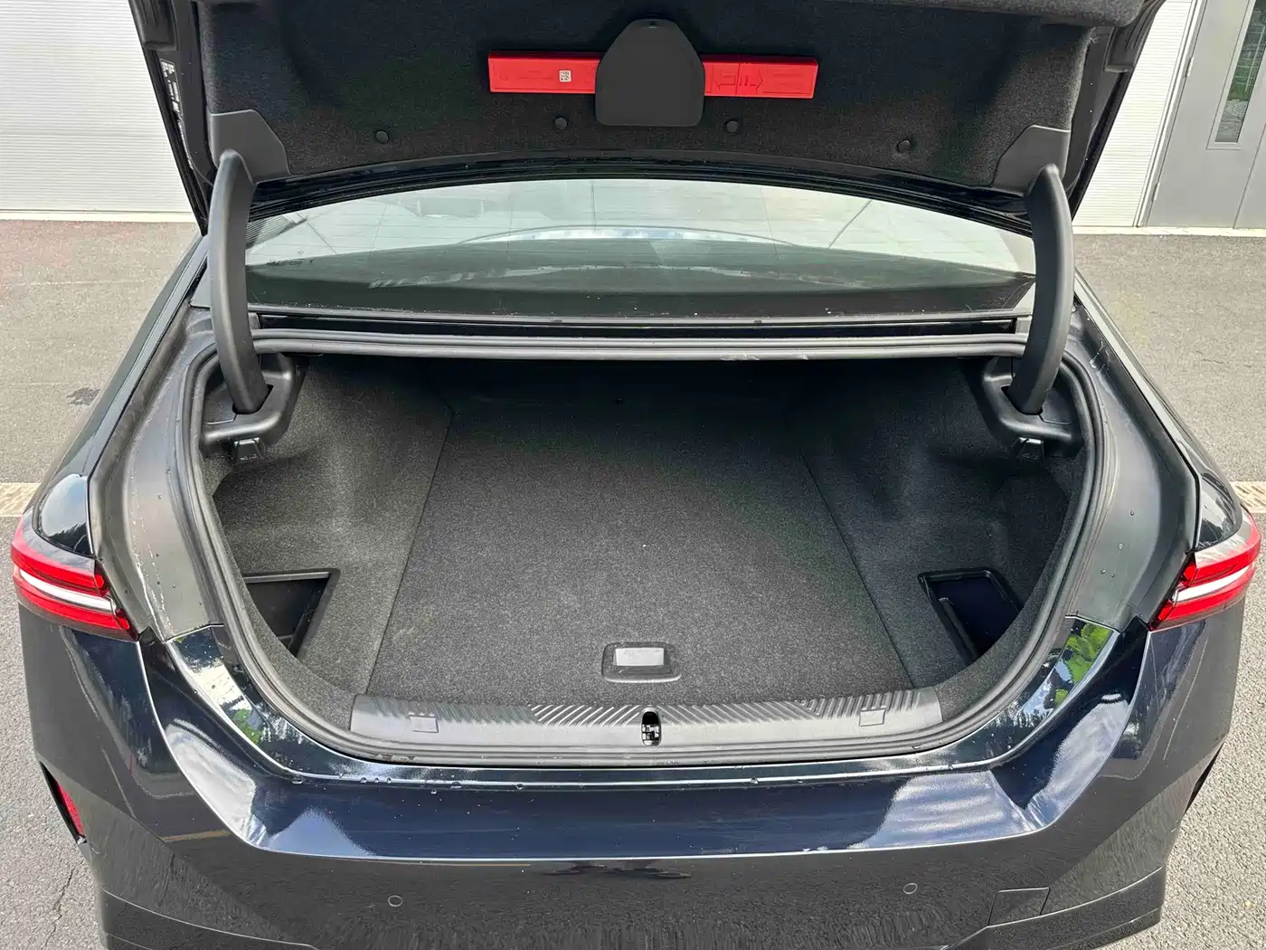 BMW i5 2025