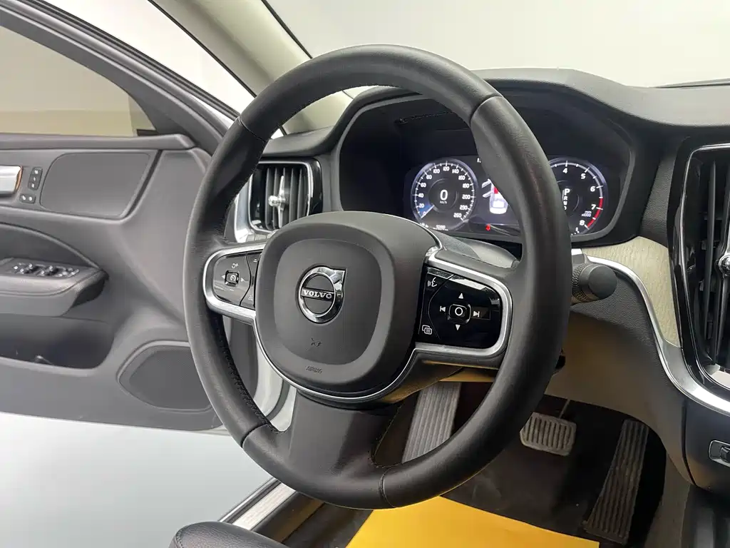 Volvo S60 2020