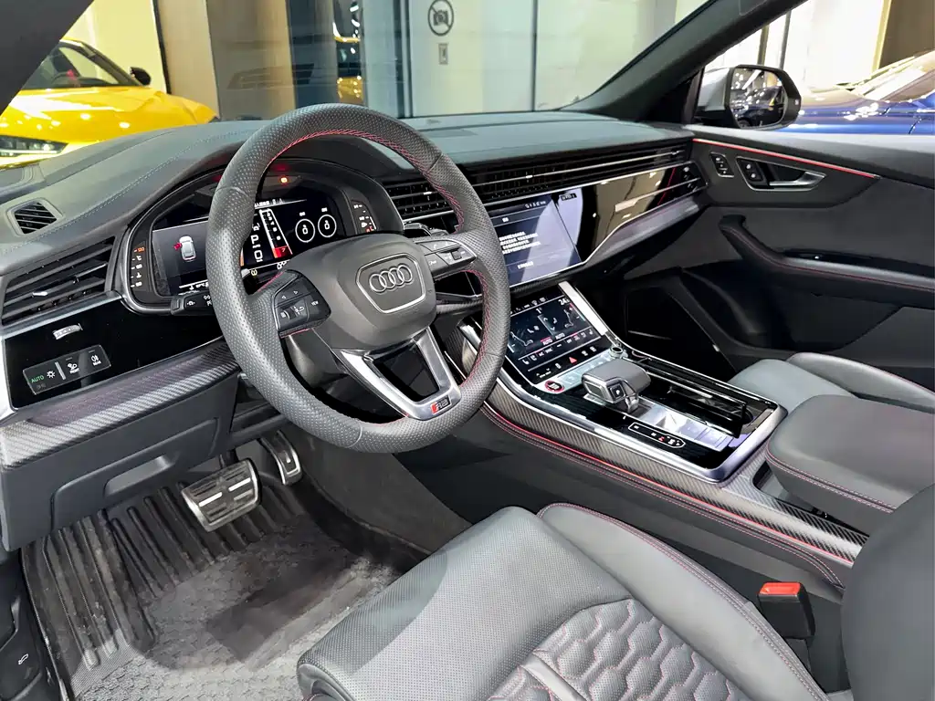 Audi RS Q8 2024