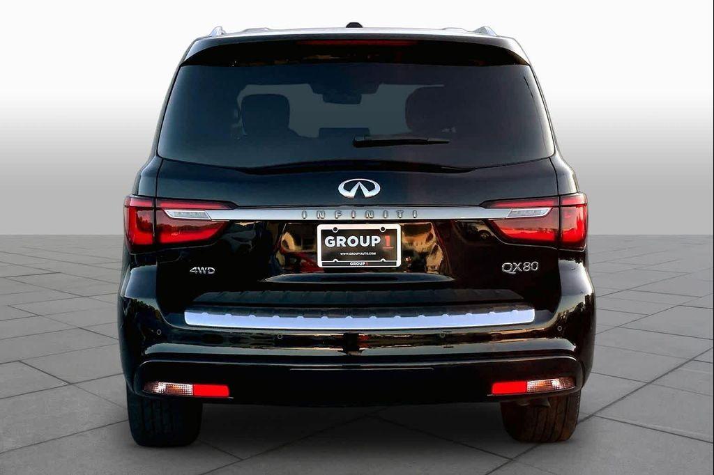 Infiniti QX80 2023