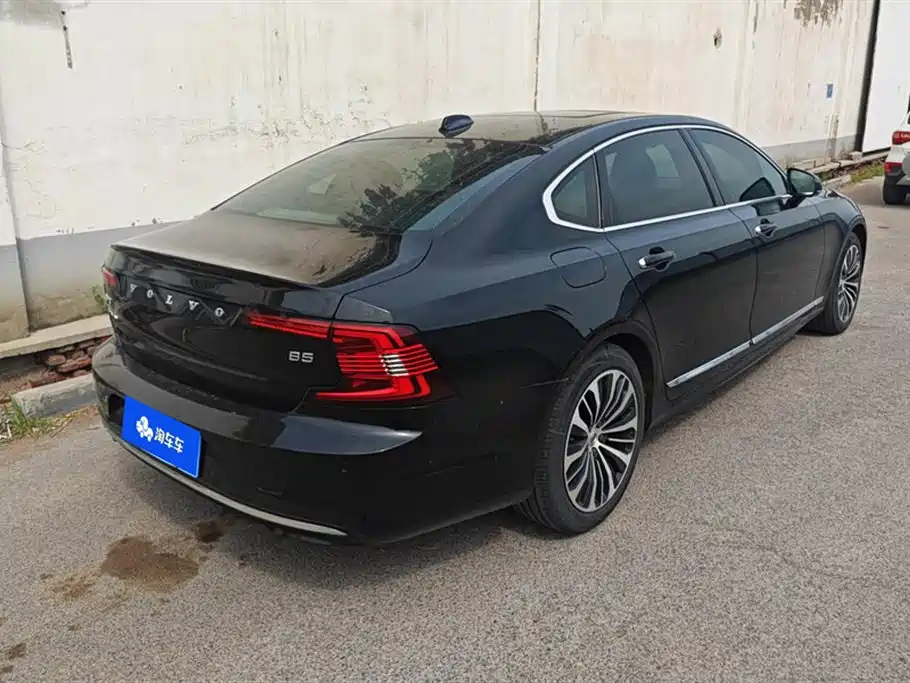 Volvo S90 2023