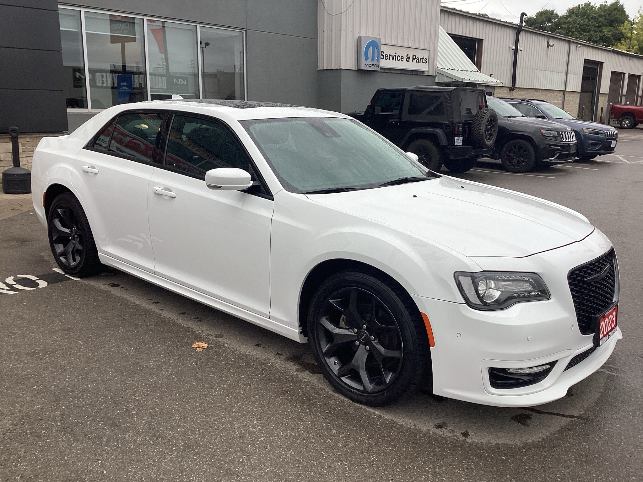 Chrysler 300 2023