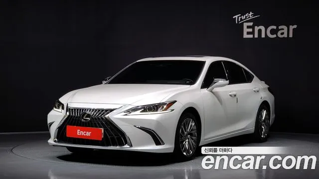 Lexus ES 2023