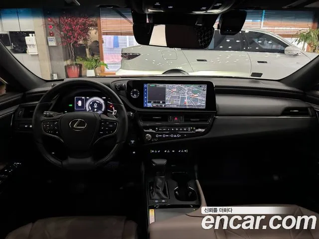 Lexus ES 2024