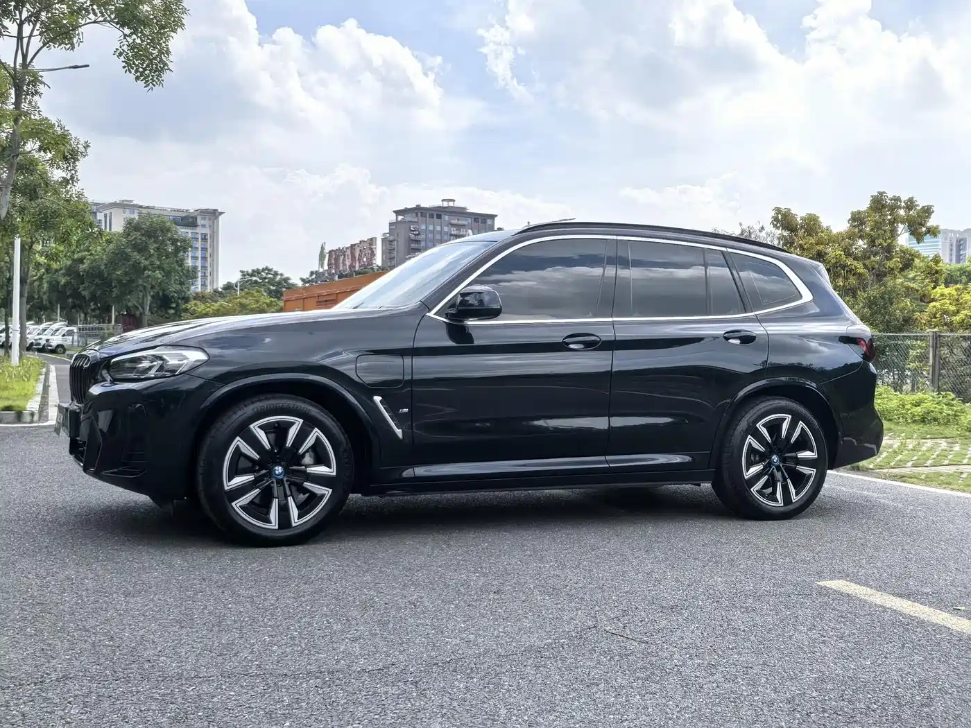 BMW iX3 2024