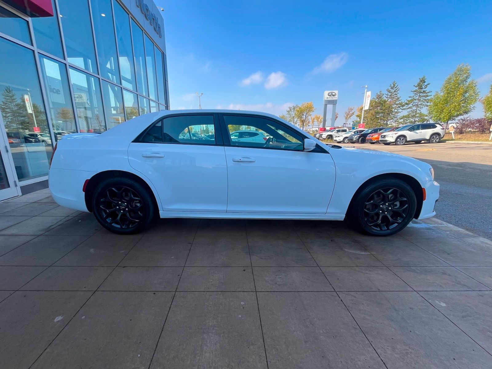 Chrysler 300 2023