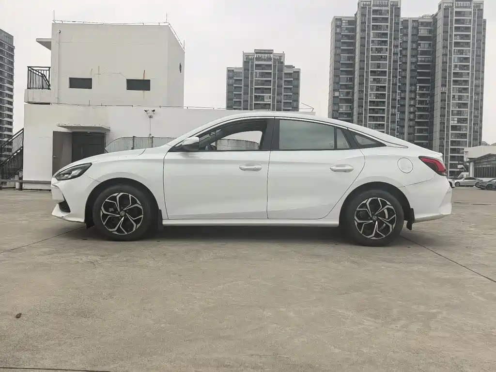 MG MG5 2022