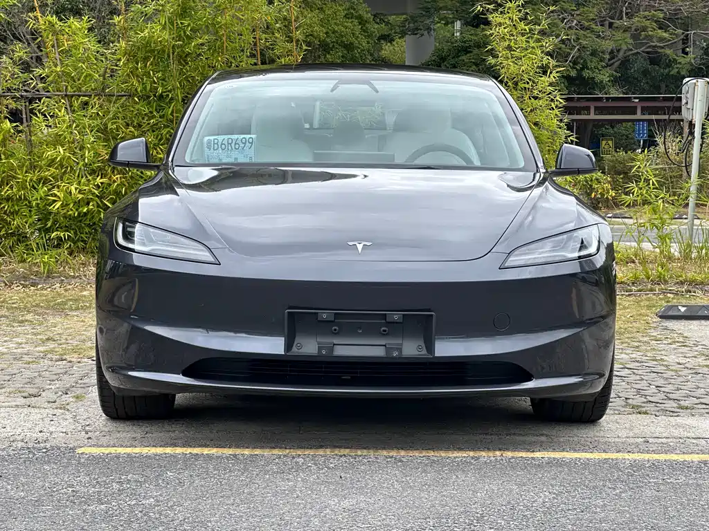 Tesla Model 3 2023