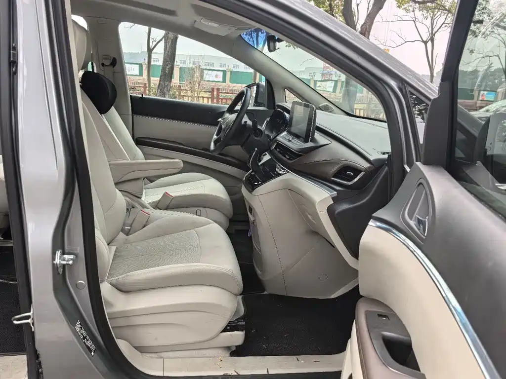 Buick GL8 2023
