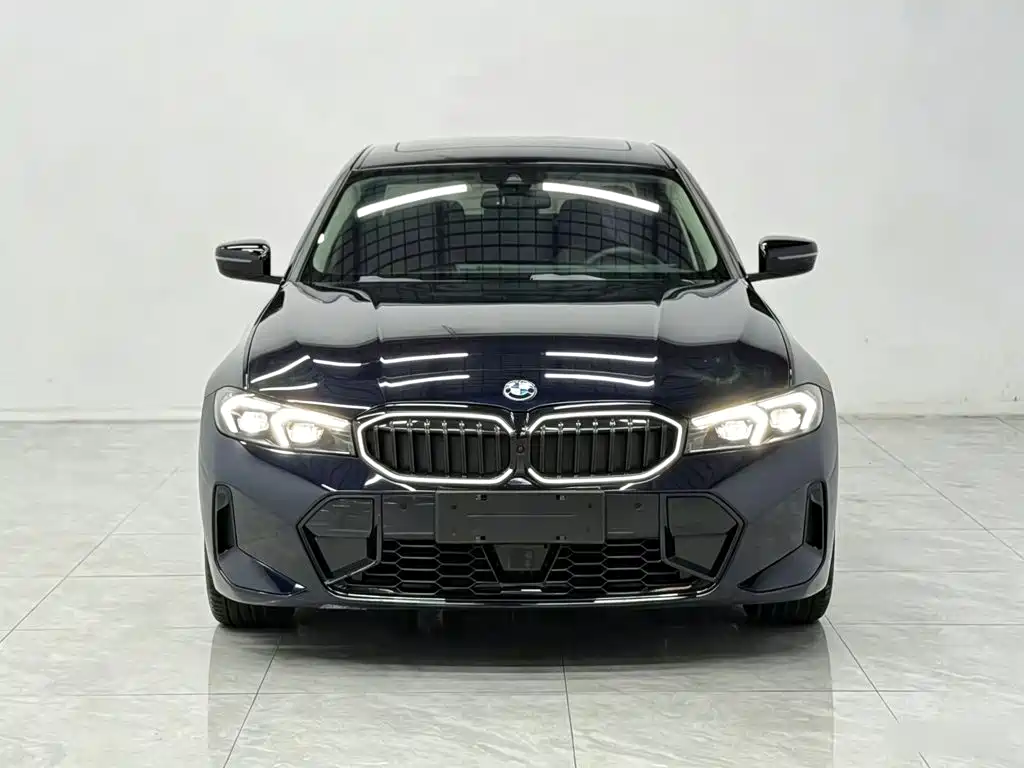 BMW 3 серии 2025