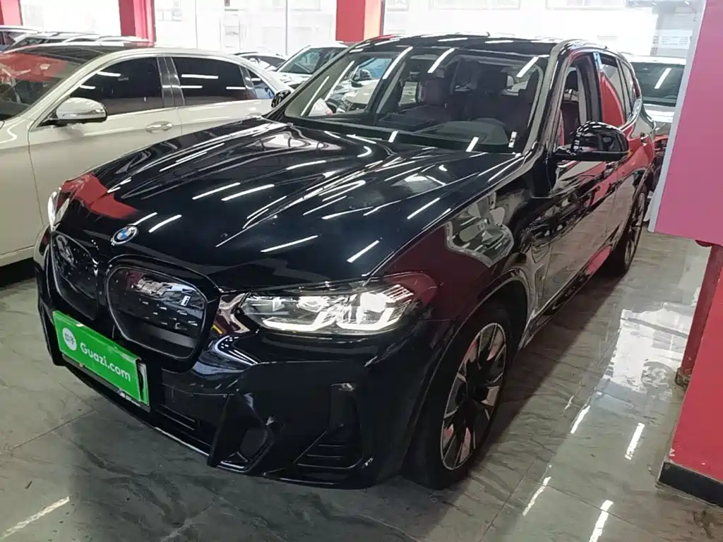 BMW iX3 2024