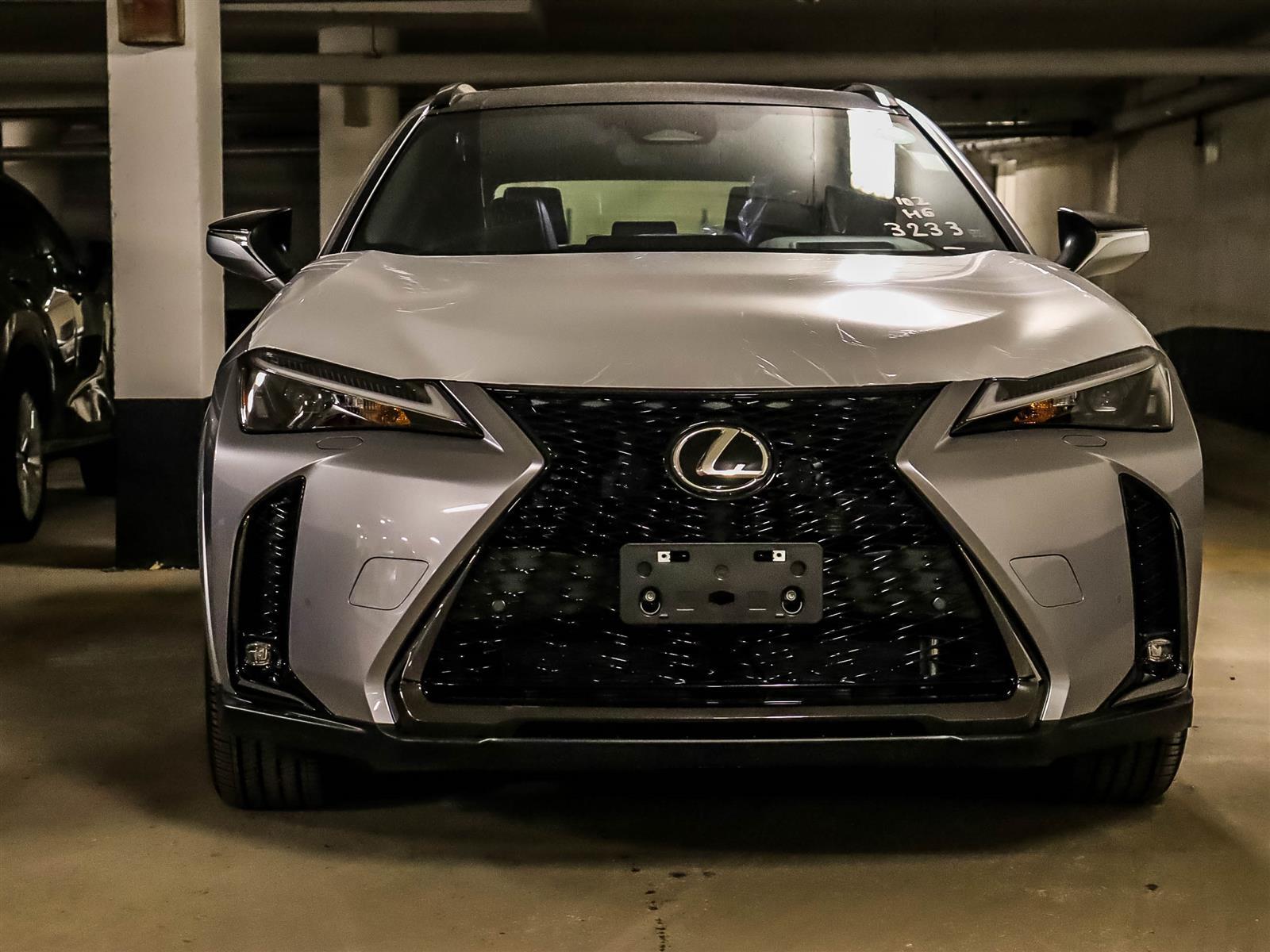 Lexus UX 2025