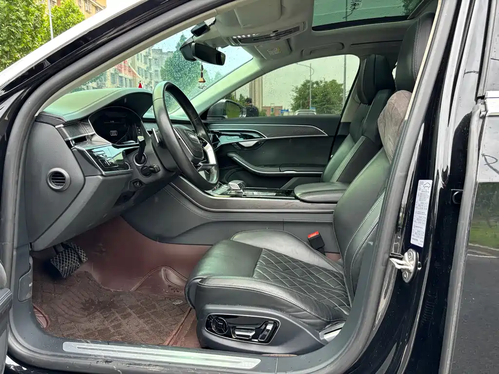 Audi A8 2023