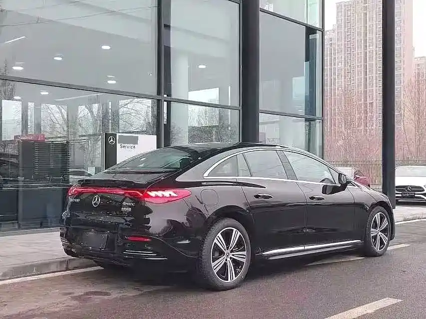 Mercedes-Benz EQE 2025