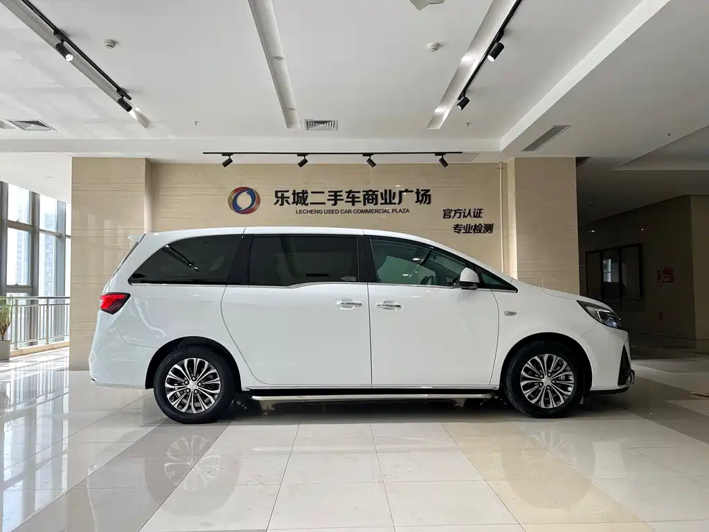 Buick GL8 2023