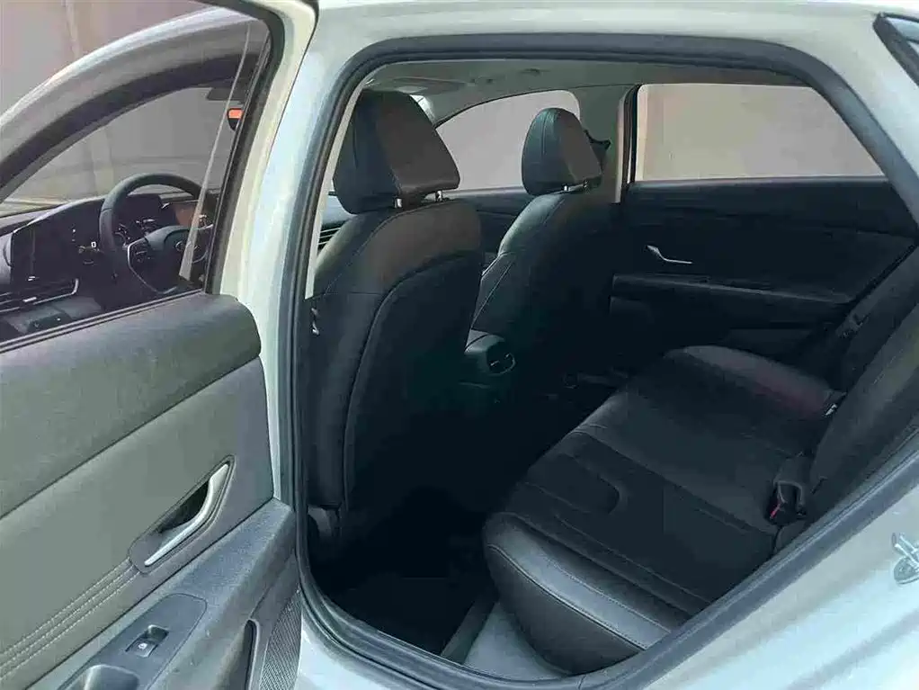 Hyundai Elantra 2021