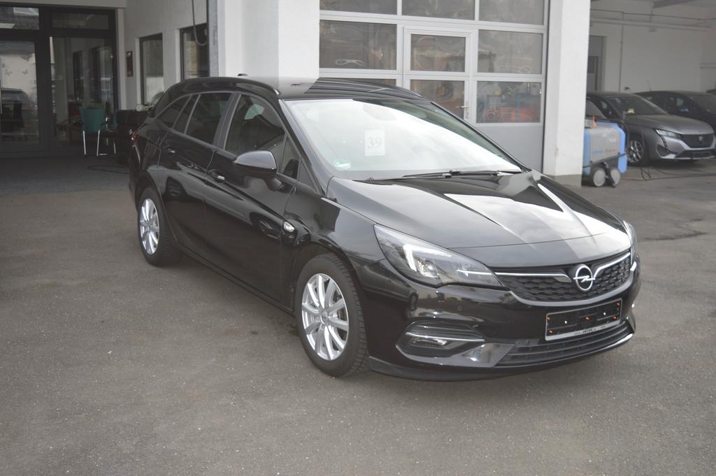 Opel Astra 2022