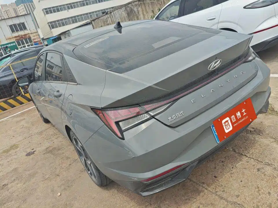 Hyundai Elantra 2022