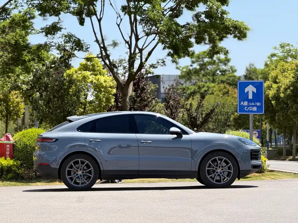 Porsche Cayenne 2024